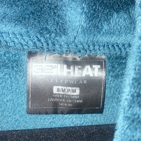 32 Degrees Hooded Lounger - Picture 3 of 3